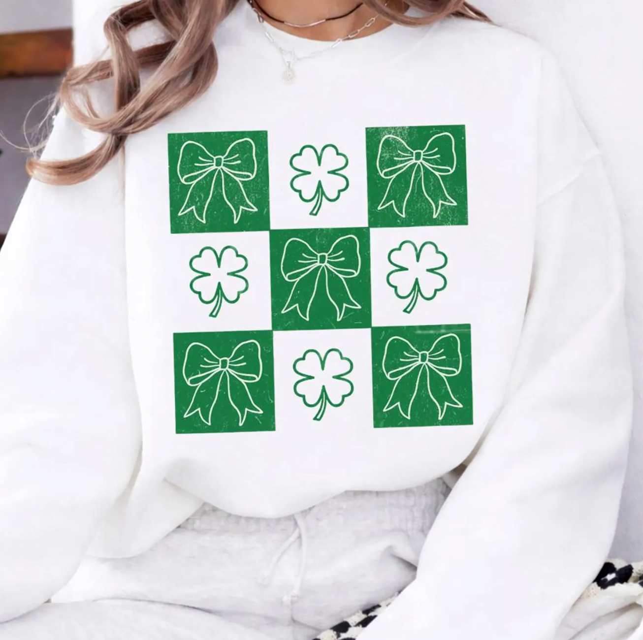 Clover and Bows